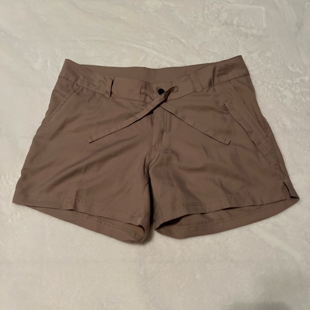 Magellan size Medium shorts
